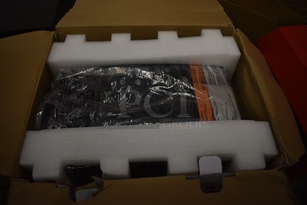 BRAND NEW IN BOX! Galaxy 177GVMC10 Metal Commercial Countertop Chamber Vacuum Sealer. 120 Volts, 1 Phase. 12x16x9 - Image 2 of 8