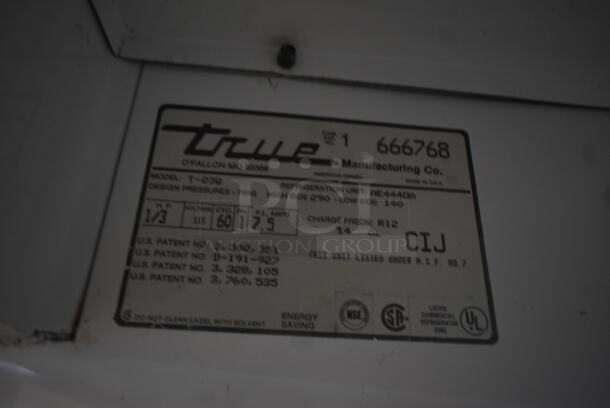 True T-23G Stainless Steel Commercial Single Door Reach In Cooler Merchandiser. 115 Volts, 1 Phase. Tested and Working! - Image 4 of 4