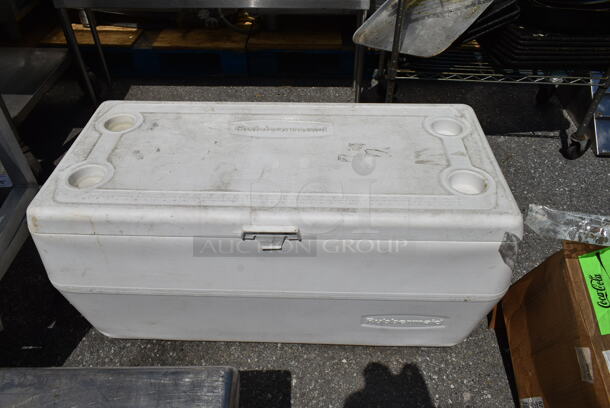 Rubbermaid White Poly Portable Cooler. - Item #1109671