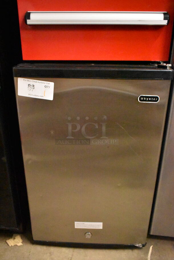 BRAND NEW SCRATCH AND DENT! Whynter CUF-210SS Energy Star Stainless Steel Upright Freezer with Lock. 115 Volts, 1 Phase. Tested and Working! - Image 2 of 4