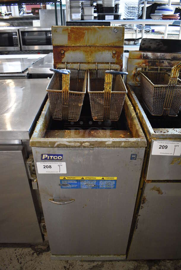 Pitco Frialator Model 35C Stainless Steel Commercial Floor Style Natural Gas Powered Deep Fat Fryer w/ 2 Metal Fry Baskets. 90,000 BTU. 15.5x30x48