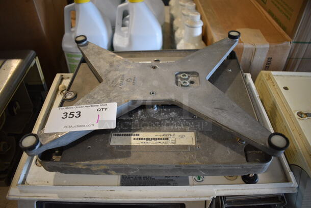 Mettler Toledo Model 8461 Metal Countertop Food Portioning Scale. 18x15x8, 13.5x11.5x4. Cannot Test Due To Missing Power Cord - Image 4 of 6