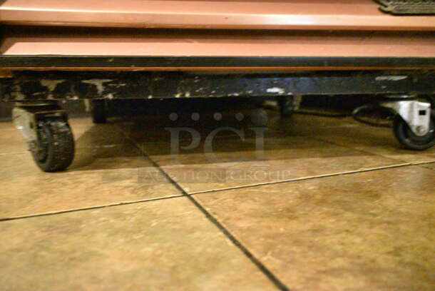 True G4SM-23 Metal Commercial Single Door Reach In Cooler Merchandiser w/ Poly Coated Racks on Commercial Casters. 115 Volts, 1 Phase. This Unit Was In Working Condition When the Restaurant Closed. (main dining room) - Image 5 of 9
