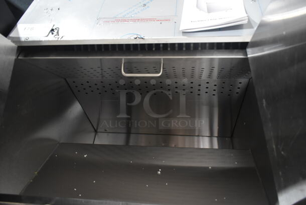BRAND NEW SCRATCH AND DENT! ServIt 423TCW26 Stainless Steel Commercial 26 Gallon First-In First-Out Chip Warmer / Merchandiser. Missing 2 Legs. 120 Volts, 1 Phase. Tested and Working!  - Image 6 of 7