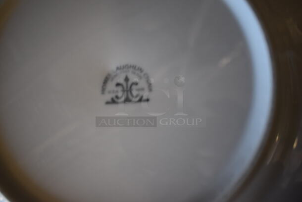 ALL ONE MONEY! Tier Lot of Various Items Including Ceramic Plates, Foil Pans and Serving Trays - Image 4 of 9