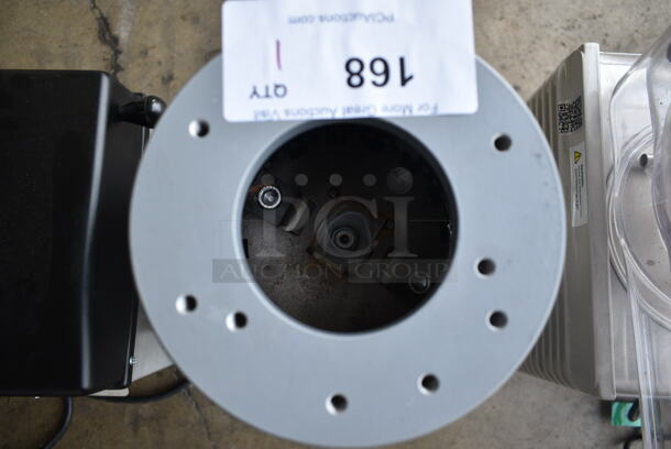 BRAND NEW SCRATCH AND DENT! Hobart FD4/125-3 Metal Commercial Garbage Disposal. - Image 4 of 4