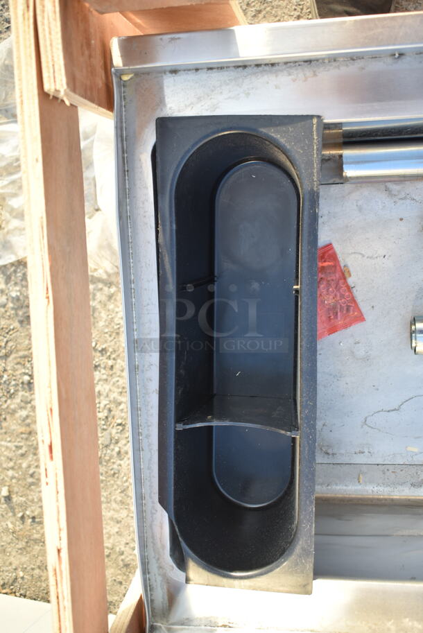 BRAND NEW SCRATCH AND DENT! Regency 600IB2136C7 21" x 36" Underbar Ice Bin with 7 Circuit Post-Mix Cold Plate and Bottle Holders - Image 5 of 7