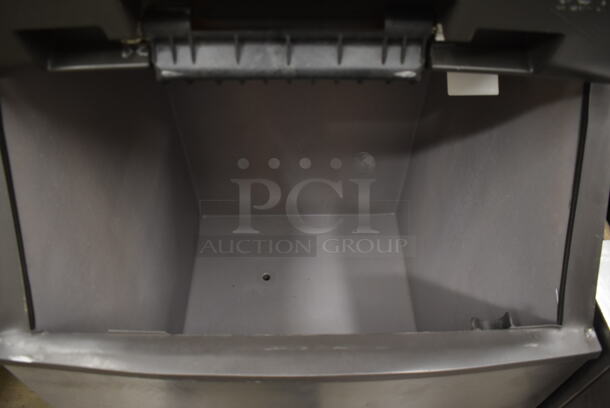 2012 Manitowoc IY0504A-161 Stainless Steel Commercial Ice Machine Head on Manitowoc B570 Commercial Ice Bin. 115 Volts, 1 Phase. - Image 5 of 7