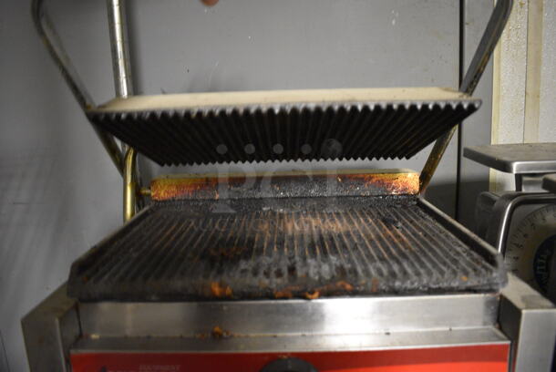 Avantco Stainless Steel Commercial Countertop Panini Press. 17x15x8.5. Item Was in Working Condition on Last Day of Business. (kitchen) - Image 4 of 6