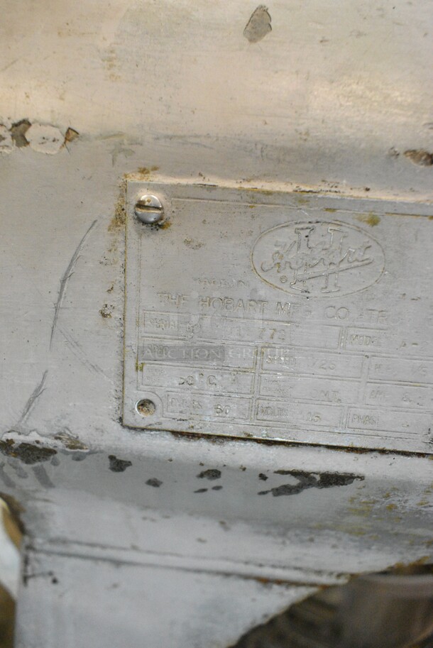 Hobart A-200 Metal Commercial Countertop 20 Quart Planetary Dough Mixer w/ Stainless Steel Mixing Bowl, Dough Hook Paddle and Whisk Attachment. 115 Volts, 1 Phase. Tested and Working!
 - Image 9 of 10