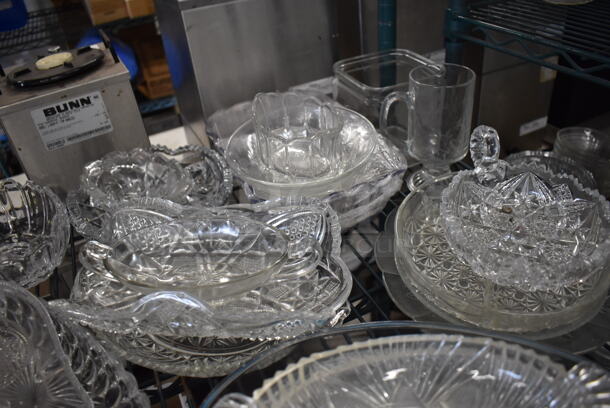 ALL ONE MONEY! Tier Lot of Various Items Including Glass Bowls and Comet Deodorizing Cleanser Bottles - Image 3 of 8