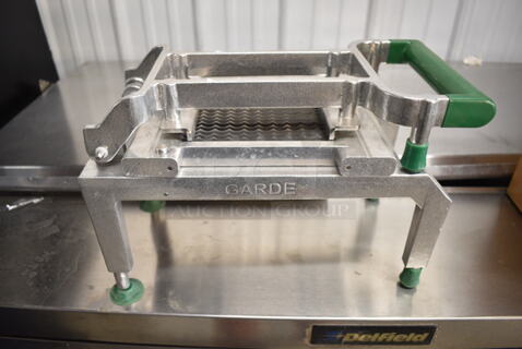 Garde Metal Commercial Countertop Lettuce Head Cutter. 