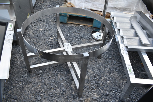 BRAND NEW SCRATCH AND DENT! Vigor 473SP24DLY 23 1/2" Diameter Stainless Steel Stock Pot Dolly - Image 2 of 4