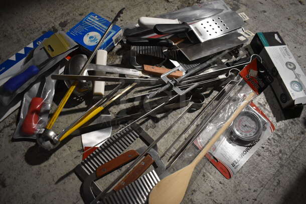 ALL ONE MONEY! Crate of Various BRAND NEW Items Including Spatulas, Knives, Dishers and Tongs - Image 4 of 5