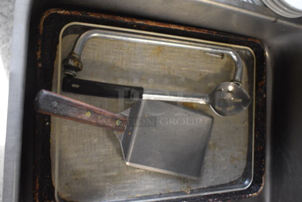 ALL ONE MONEY! Lot of Metal Bin and Various Utensils! 21.5x21.5x5 - Image 4 of 4