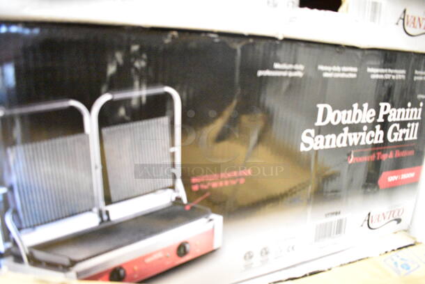 BRAND NEW SCRATCH AND DENT! Avantco P84 Double Commercial Panini Sandwich Grill with Grooved Plates - 18 3/16" x 9 1/16" Cooking Surface. 120 Volts, 1 Phase.  - Image 2 of 3