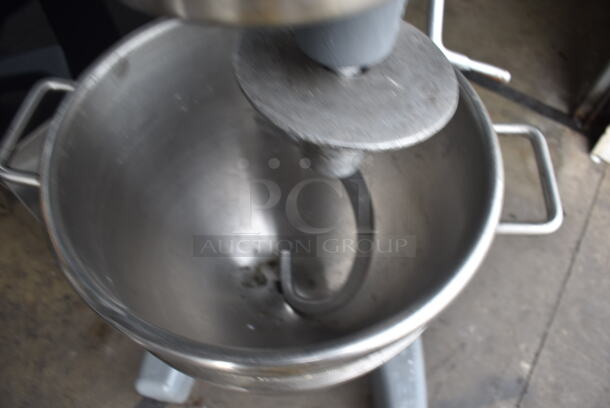 Hobart D-300 Commercial Stainless Steel Floor Mixer With Stainless Steel Bowl and Dough Hook. 115V, 1 Phase. Tested and Working! - Image 3 of 4