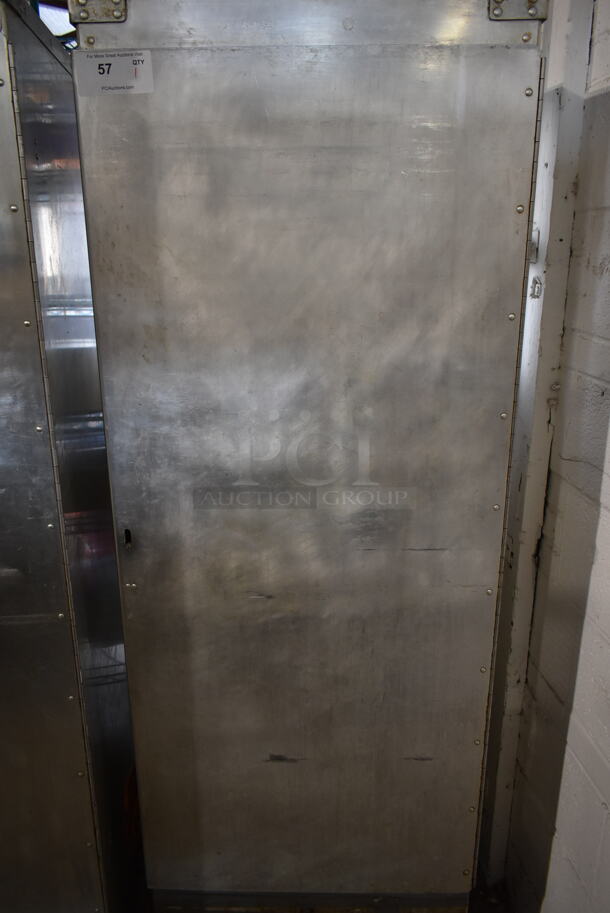 Bucksco Metal Commercial Single Door Reach In Heating Proofing Holding Cabinet on Commercial Casters. Cannot Test - Unit Was Previously Hardwired - Image 4 of 6