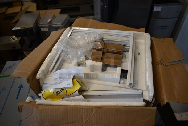 BRAND NEW SCRATCH AND DENT! Emerson Quiet Kool EQK WKK0050007ZPDC2PBS11811 Window Mount Air Conditioner.  - Image 5 of 7