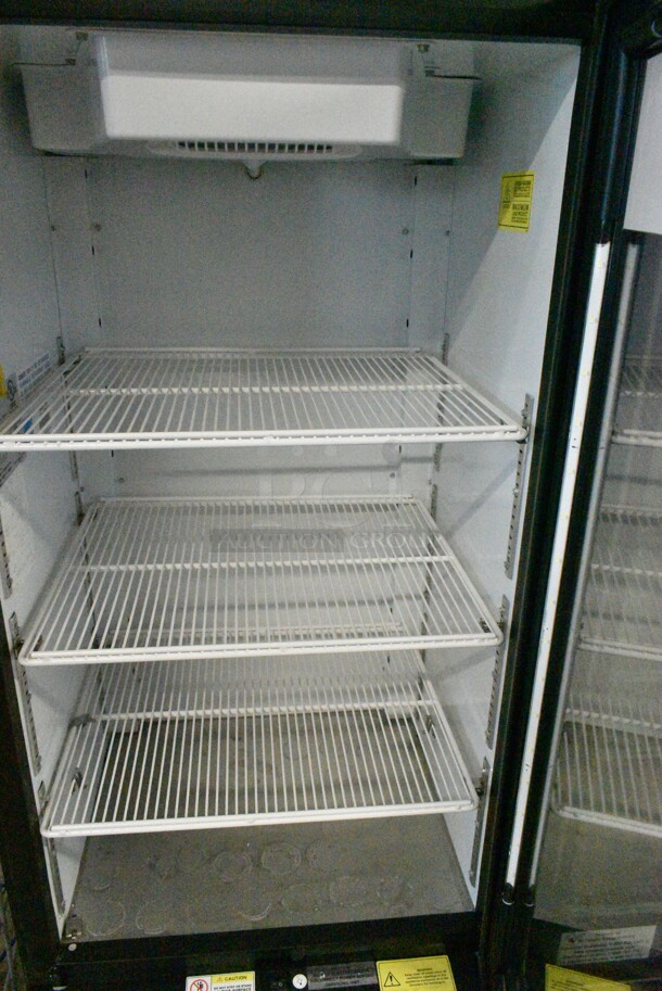 Imbera VR10 R2 Metal Commercial Single Door Reach In Cooler Merchandiser. 115 Volts, 1 Phase. Tested and Working! - Image 3 of 4
