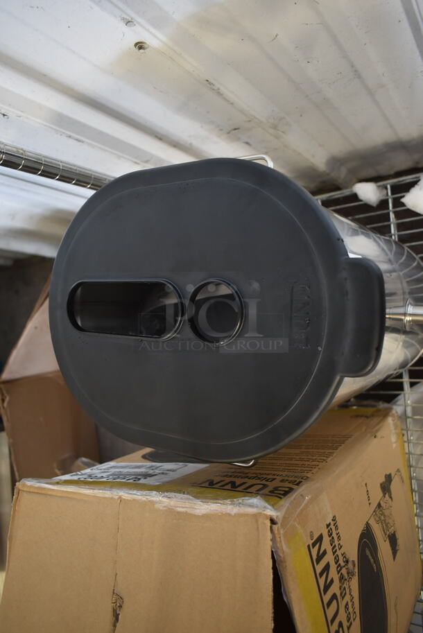 BRAND NEW SCRATCH AND DENT! Bunn 34100.0002 TDO-4 4 Gallon Iced Tea Dispenser with Brew-Through Lid - Image 3 of 6