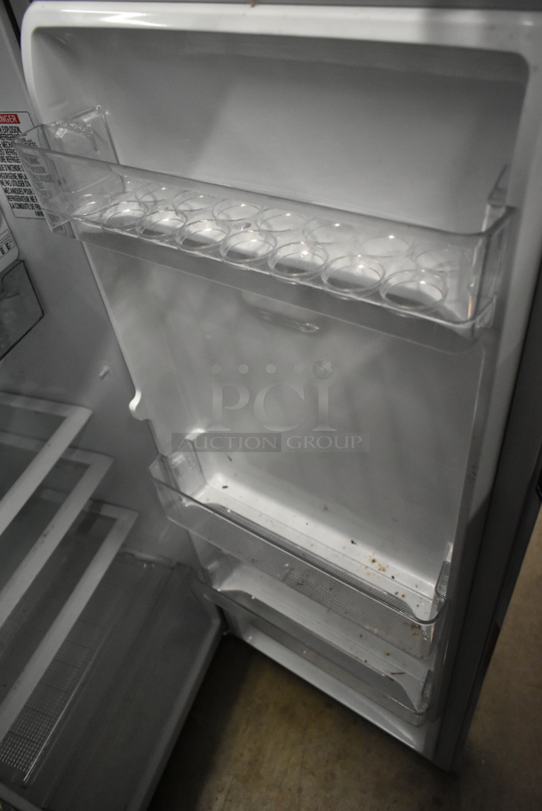 LG LRONC0705A/00 Metal Single Door Cooler. 115 Volts, 1 Phase. Tested and Working! - Image 4 of 5