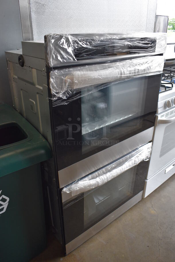 BRAND NEW! KoolMore Model KM-WO30D-SS Stainless Steel Electric Powered Double Deck Wall Convection Oven. 120/240 Volts, 1 Phase. 30x25x51.5 - Image 3 of 8