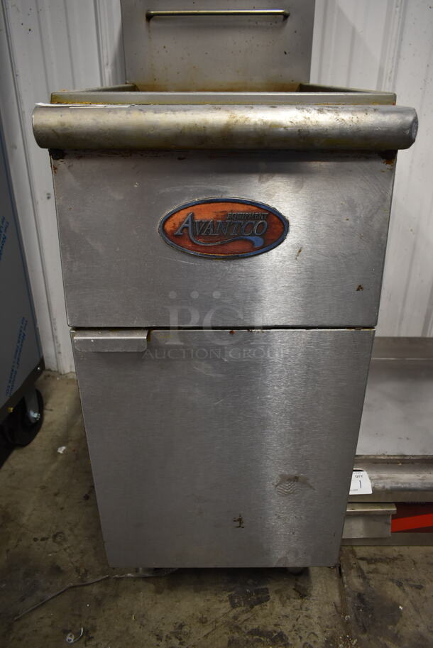 Avantco FF300-N Stainless Steel Commercial Floor Style Natural Gas Powered Deep Fat Fryer.  - Image 5 of 8