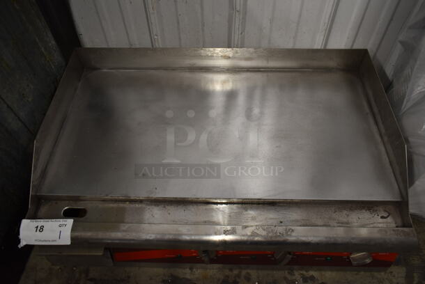 Avantco 177EG30N Stainless Steel Commercial Countertop Electric Powered Flat Top Griddle w/ Thermostatic Controls. 208/240 Volts, 1 Phase. - Image 2 of 7