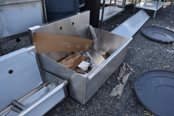 BRAND NEW SCRATCH AND DENT! Stainless Steel Commercial Single Bay Sink w/ Legs. - Image 3 of 3
