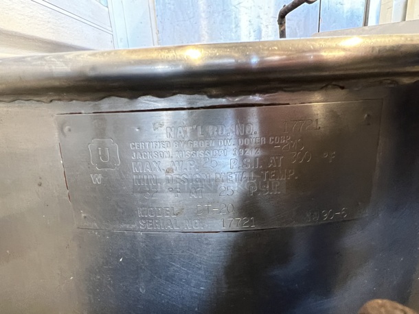 Groen DT-20 Stainless Steel Commercial Floor Style Direct Steam Powered Manual 20 Quart Tilting Steam Kettle. 40x25x45 - Image 8 of 8