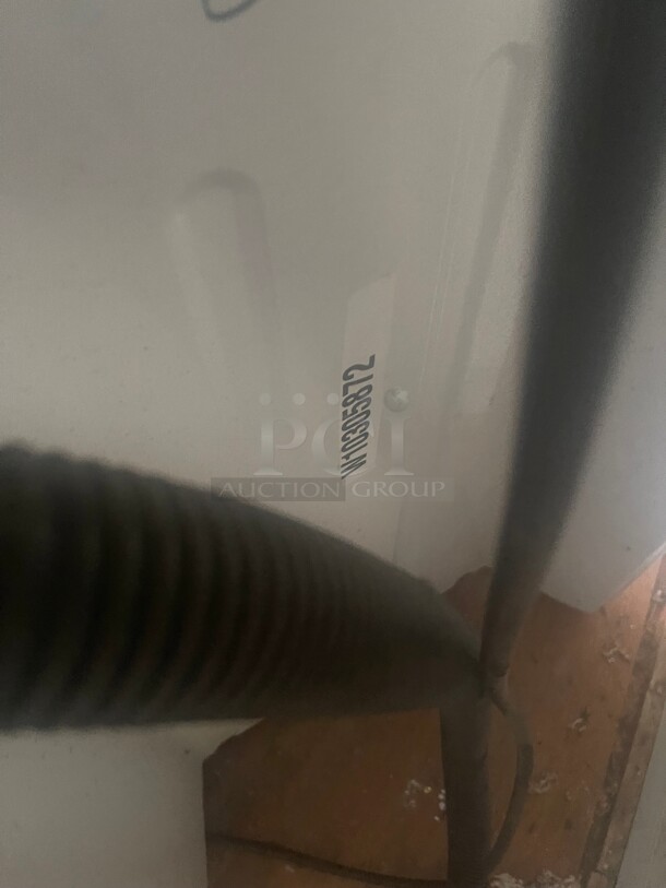 Working! Commercial Heavy Duty Washer and Dryer Combo 220 Volt Tested and Working! - Image 8 of 10