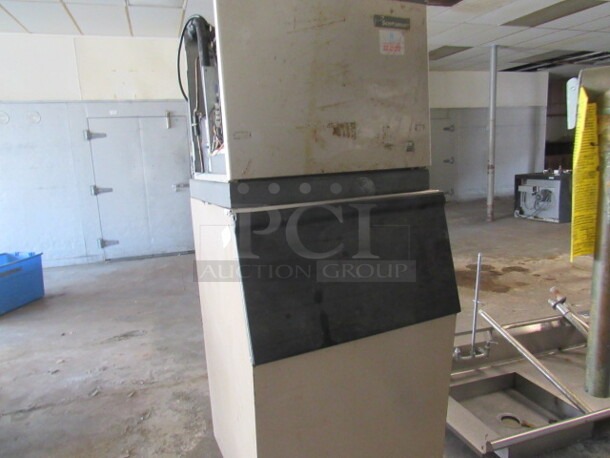 One Scotsman Ice Maker With Bin. Model# CME506AS-1F. 115 Volt. 30X30X77