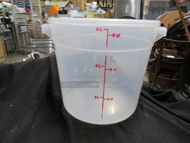 One 6 Quart Food Storage Container With Lid. 