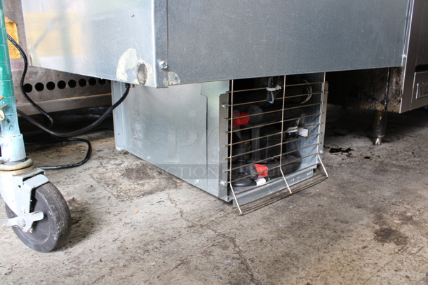 Stainless Steel Commercial Cold Pan Drop In Unit w/ 2 Center Hinge Lids. 30.5x27.5x27.5. Tested and Working! - Image 6 of 6