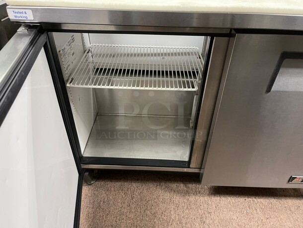 Fully Working! True Commercial Prep Sandwich Refrigerated Table With  Board 115 Volt NSF Tested and Working! - Image 6 of 9