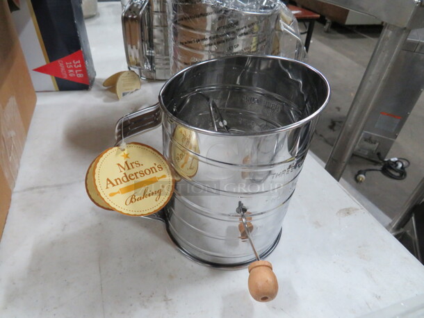NEW 3 Cup SS Hand Crank Flour Sifter. 5XBID - Image 1 of 2