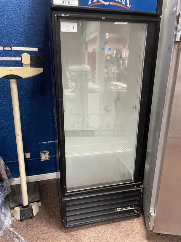 Working! True Commercial One Glass Door Refrigerator Cooler Great for Drinks Display NSF 115 Volt Tested and Working! - Image 2 of 7
