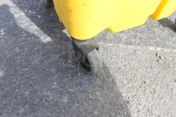 Rubbermaid Mop Bucket - Image 5 of 5