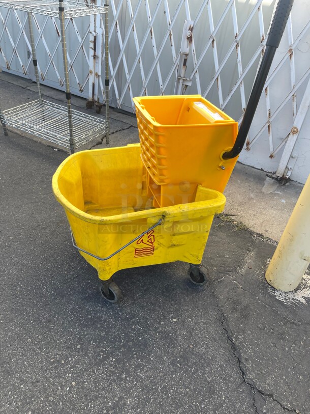 Global Industrial Mop Bucket And Wringer Combo 38 Qt., Down Press, Yellow - Image 4 of 8