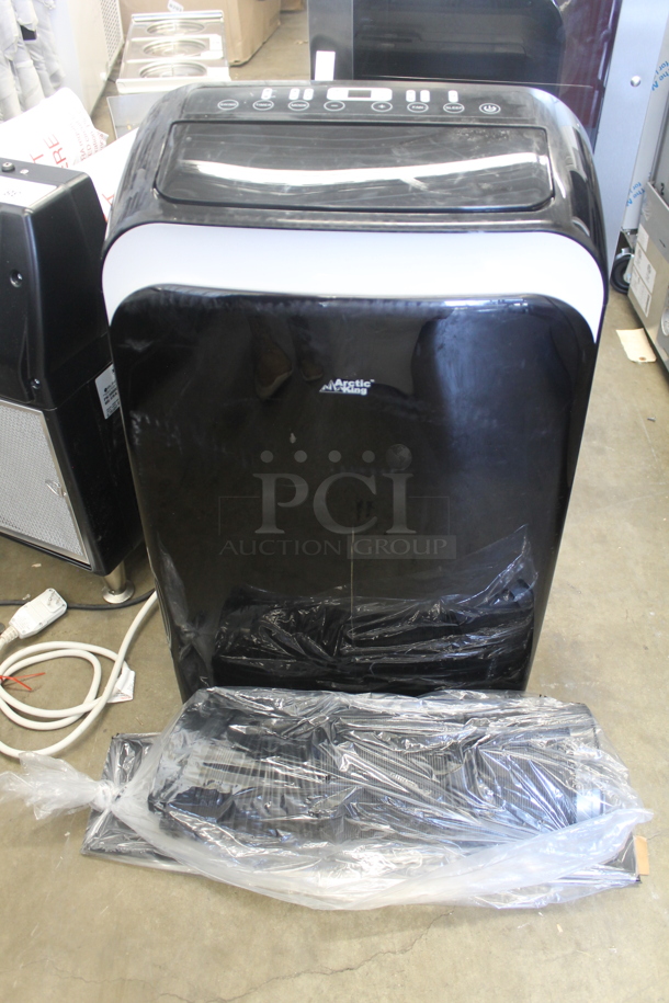 BRAND NEW SCRATCH AND DENT! Arctic King WPPD14CR9N 14,000 BTU Portable Air Conditioner. 115 Volts, 1 Phase. Tested and Working! - Image 1 of 7