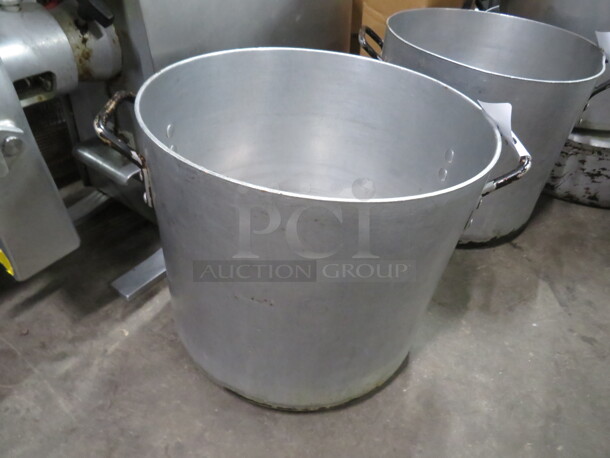 One 12.5 Inch Aluminum Stock Pot.