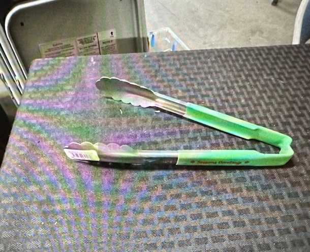 NEW Vollrath 9.5 Inch Utility Tongs With Gator Grip Handles. 4XBID - Image 1 of 1