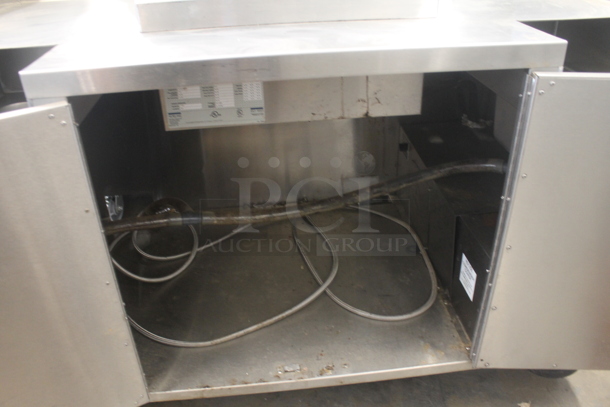 Norlake ZR112SSS-0M-2DQ Stainless Steel Commercial Counter w/ 2 Bays and 2 Doors. 115 Volts, 1 Phase. Tested and Working! - Image 7 of 9