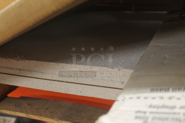 ALL ONE MONEY! PALLET LOT of Various Items Including Vinyl Toe Trim and Cleaning Pads . BUYER MUST REMOVE. - Image 8 of 8