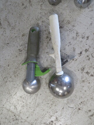 Assorted Disher. 2XBID