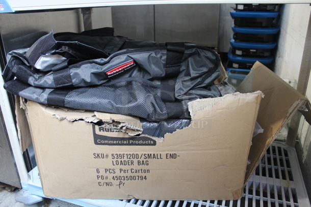 6 BRAND NEW IN BOX! Rubbermaid 539F1200 Small End Loader Portable Insulated Catering Bags. 6 Times Your Bid! - Image 2 of 8