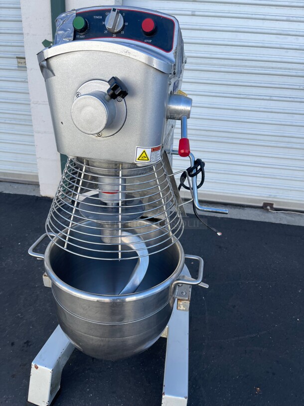 Working! PrepPal Commercial Stainless Steel Food Dough Mixer, 30-Quart PPM-30 Large Floor Heavy Duty Mixer Stand mixer with Bowl Lift and Bowl Guard NSF 115 Volt Tested and Working! - Image 4 of 8