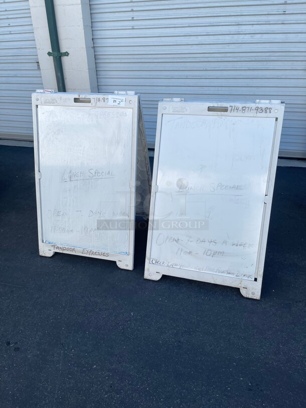 Clean! Econo Classic Showcase your sign with a durable, weatherproof custom signicade®frame Great For Street Advertisement  - Image 1 of 7