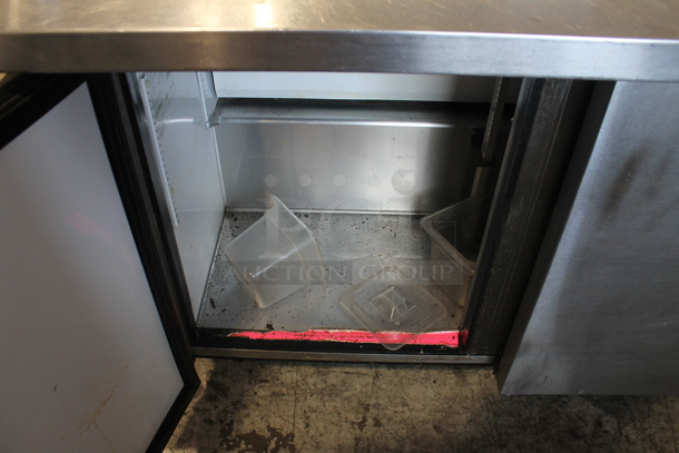 2012 True TSSU-72-30M-B-ST Stainless Steel Commercial Sandwich Salad Prep Table Bain Marie Mega Top on Commercial Casters. 115 Volts, 1 Phase. Tested and Powers On But Does Not Get Cold - Image 4 of 7